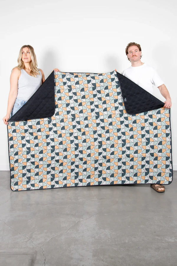 Tofino Towel Company | The Excursion Packable Picnic Blanket
